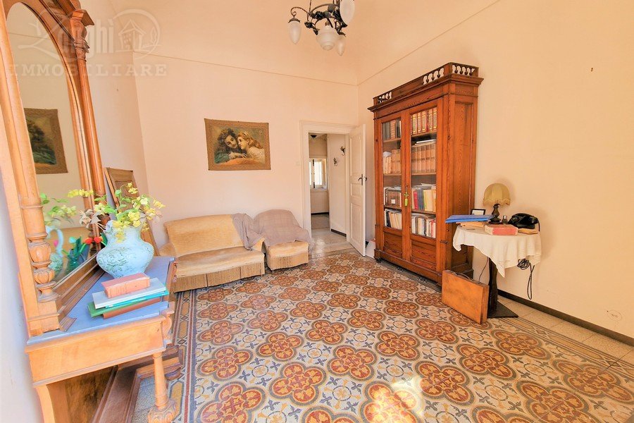 Ortigia immobile di pregio storico sito nella centralissima Via Maestranza