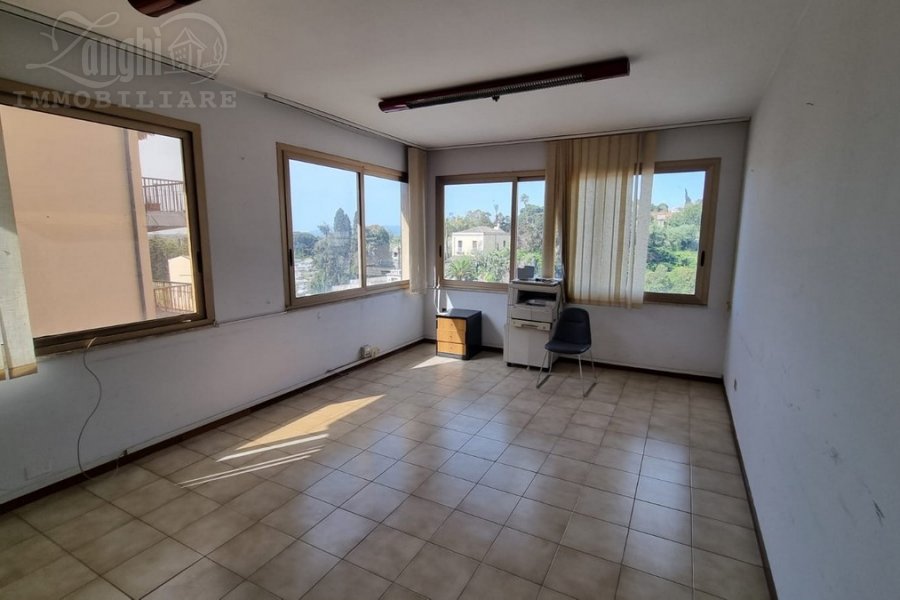 Teracati appartamento panoramico uso ufficio