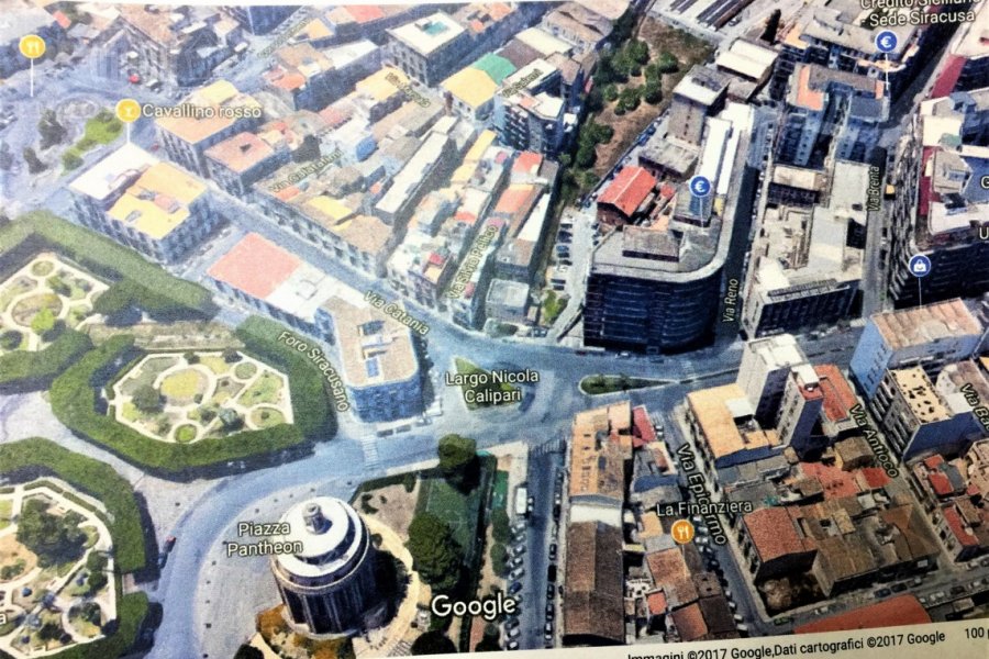 WE ARE SELLING GARAGE IN THE BUSINESS ZONE CORSO GELONE